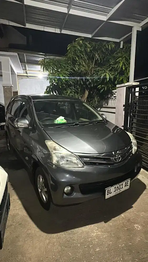 Dijual mobil avanza G manual super tahun 2014 warna gre