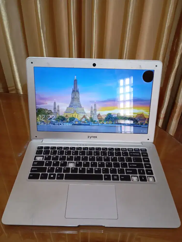 Laptop Slim Zyrex sky 232.