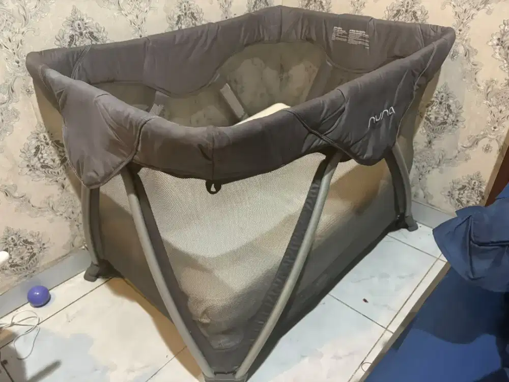 Baby box nuna like new