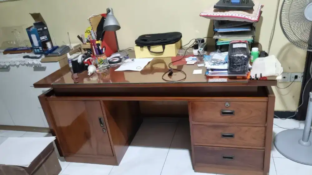 JUAL MEJA DIREKTUR/ BIRO 2 Blok Penyimpanan terbuat dari Kayu Jati Tua