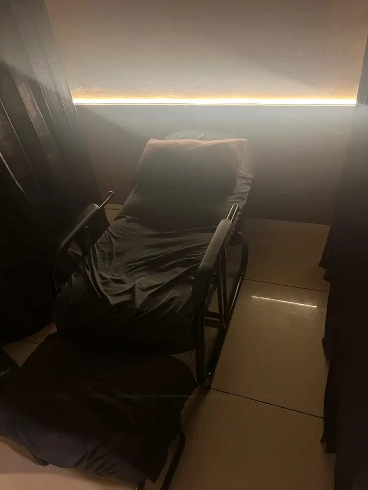 Kursi refleksi dan massage
