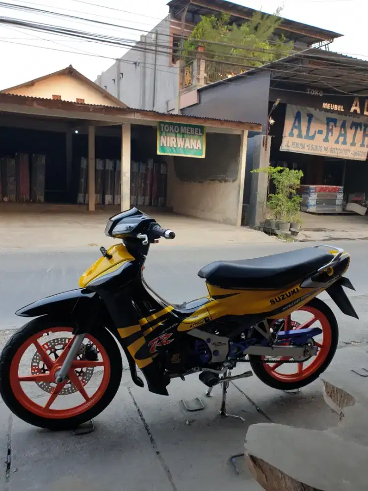 Satria lumba 2003 kuning hitam