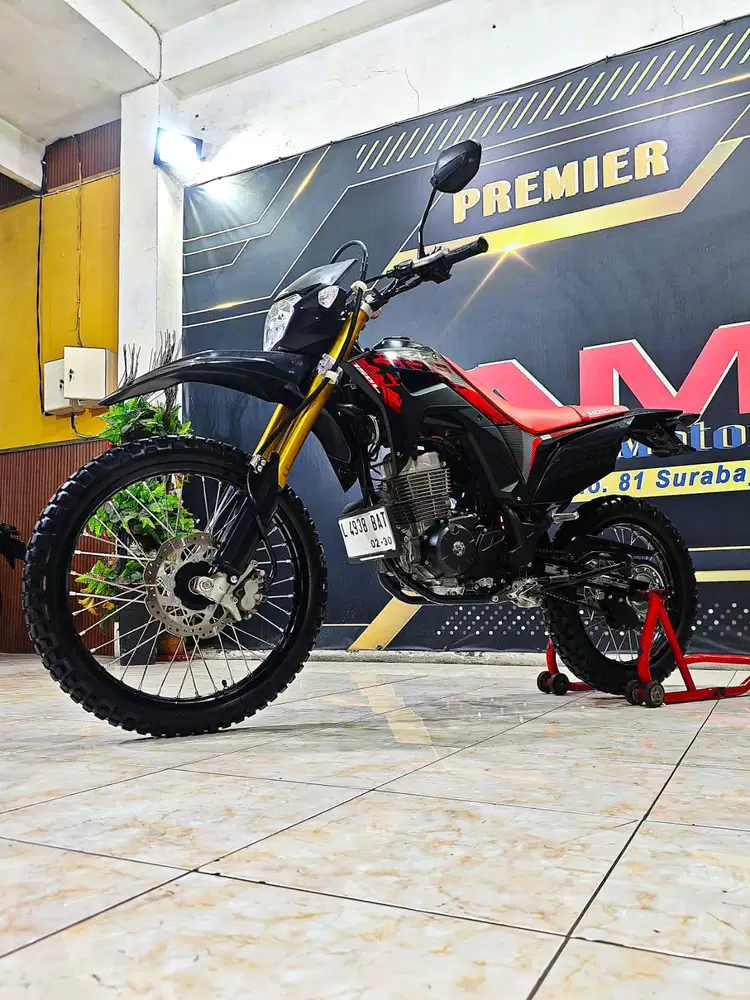 Honda CRF 150L hitam mewah th 2025. Anugerah motor rungkut tengah