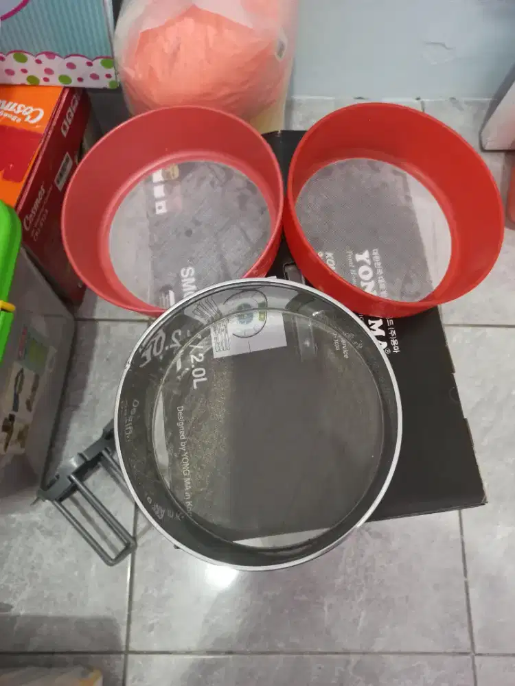 Ayakan stainless dan plastik