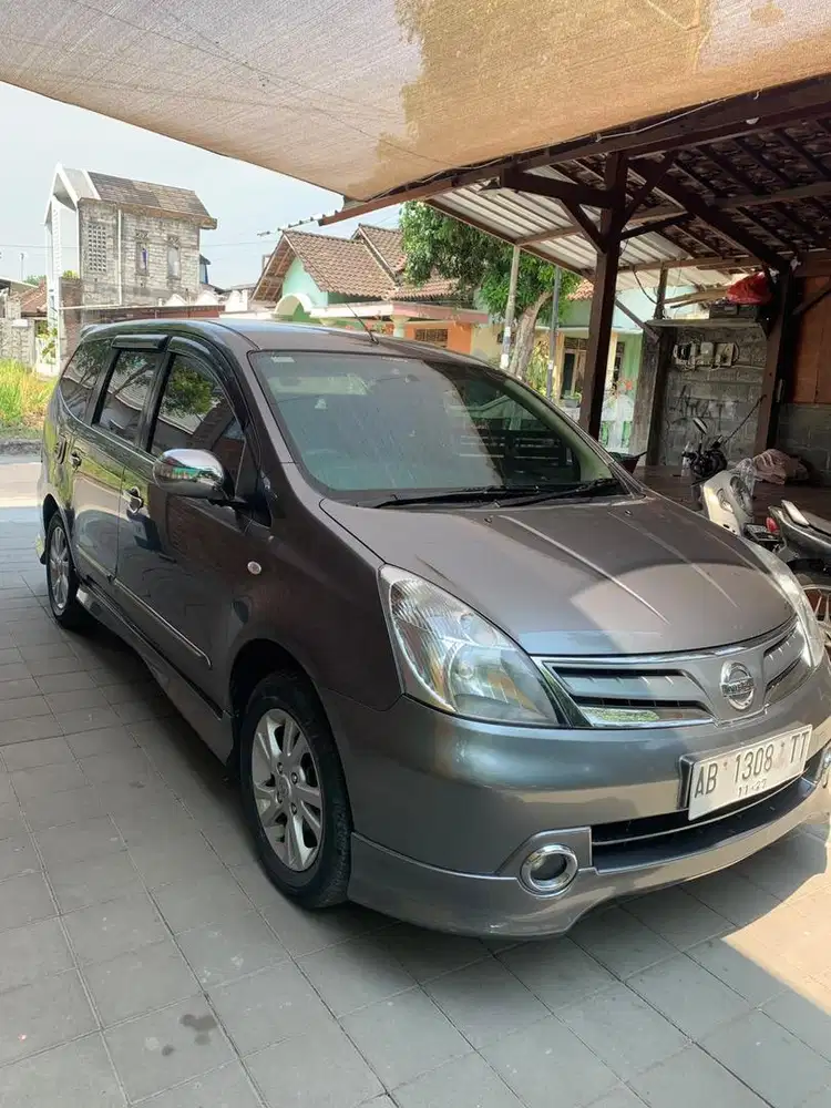 Nissan Grand livina 2011 Bensin