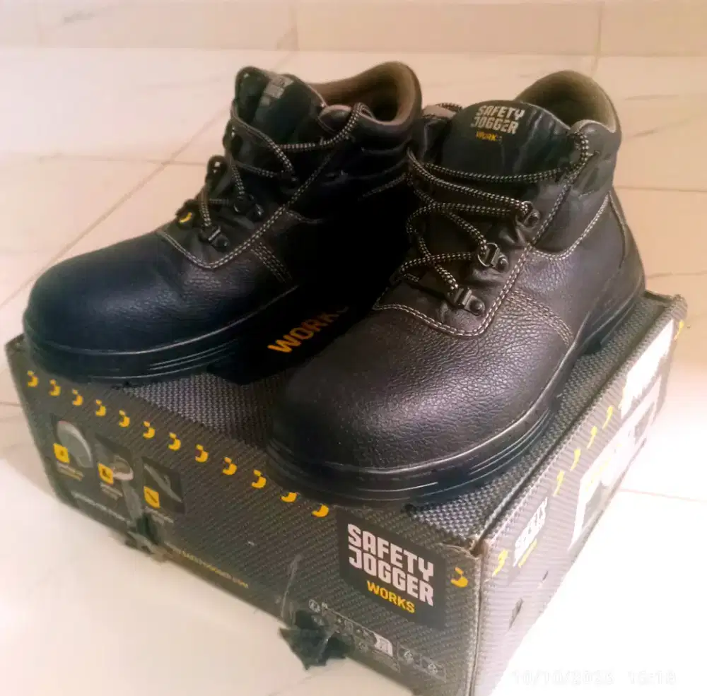 Sepatu Safety Proyek
