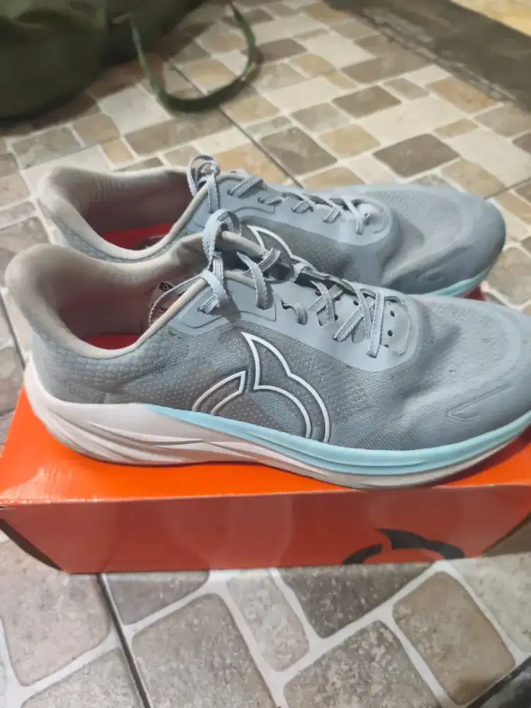 sepatu running ortuseight hyperfuse 2.2 bekas masi mulus