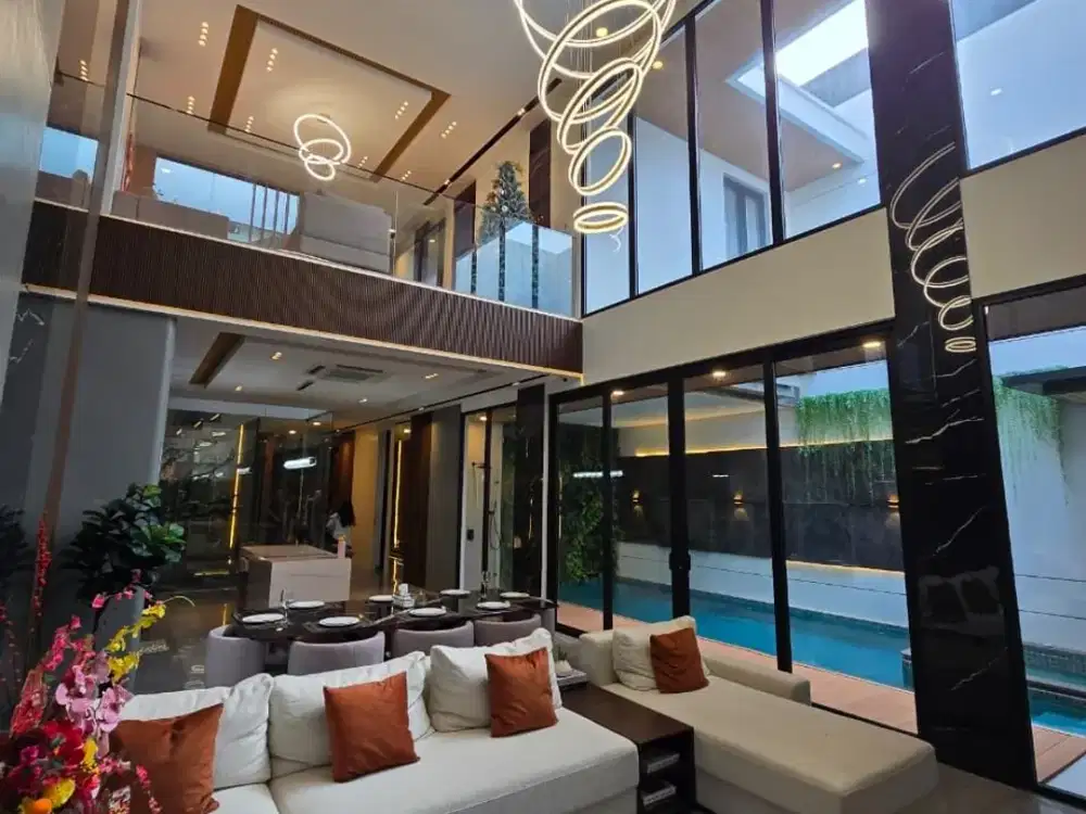 Rumah Super Mewah Pik2 Uk 10X30 Tiga Lantai,Full Furnish N Design Interior,Bangunan Kontraktor,Hadap Selatan