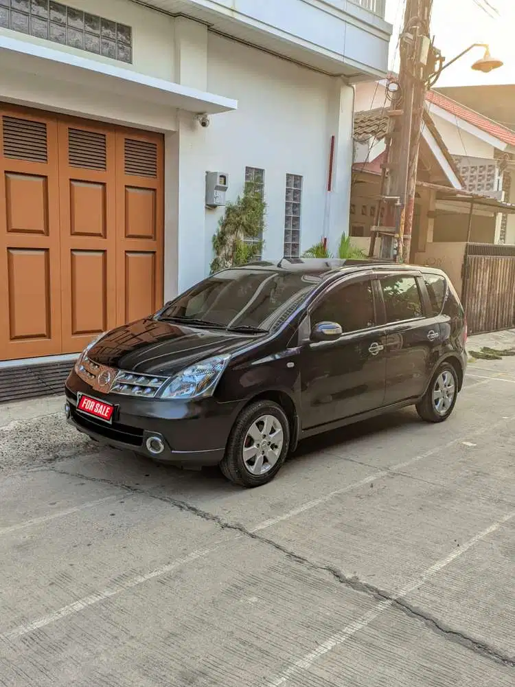 Nissan Livina 2010 Bensin