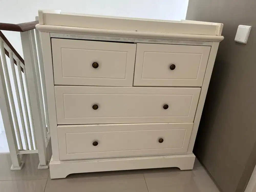 Baby taffel changing table