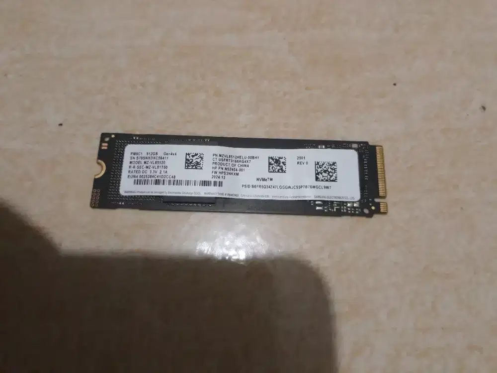 SSD NVME samsung PM9C1 gen4