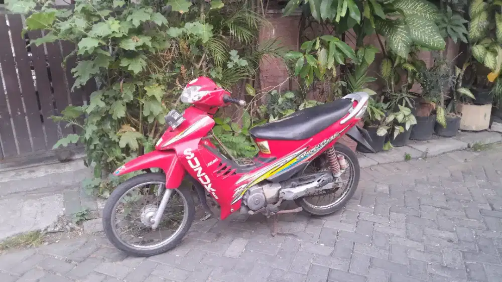 Suzuki shogun 125