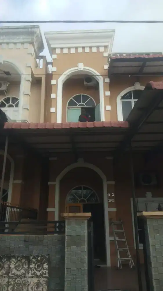 Dijual BU Dibawah Harga Pasar Rumah Luas 2 Lt Komplek Pusat Kota Medan