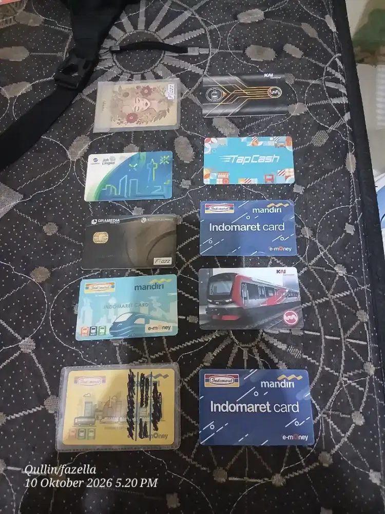 Di jual aja kartu kartu