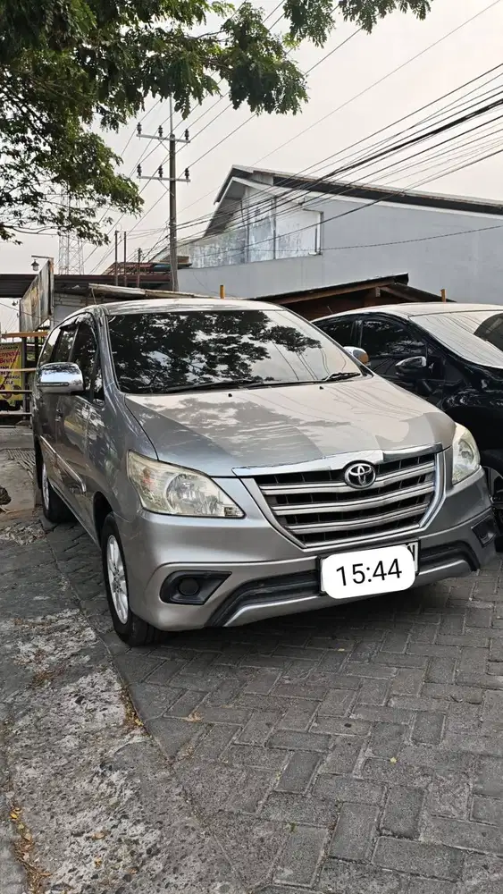 Toyota Kijang Innova 2015 tipe E MT