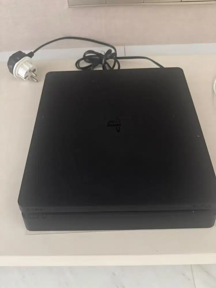 PS4 slim 500gb (pemakaian sendiri)