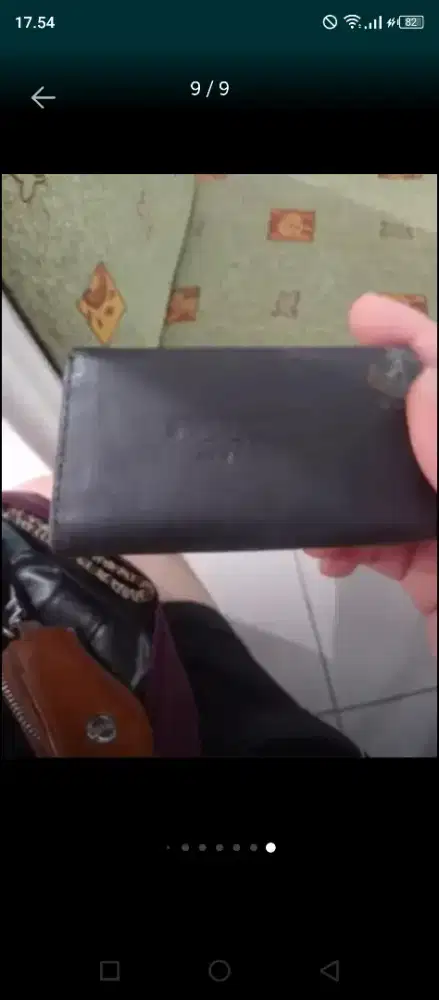 Untuk gantungan kunci mobil dan simpan surat kendaraan bermotor