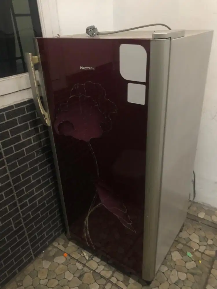 DIJUAL KULKAS POLYTRON FUNGSI NORMAL
