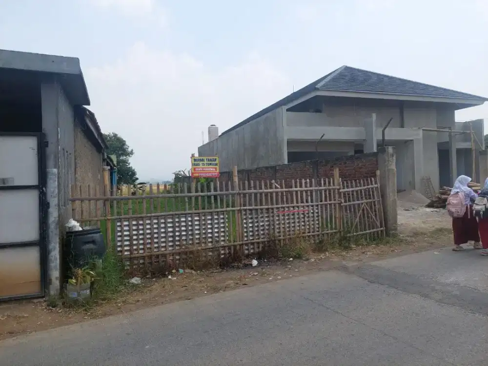 di jual tanah pinggir jalan desa ramai cocok buat rumah dan buka usaha
