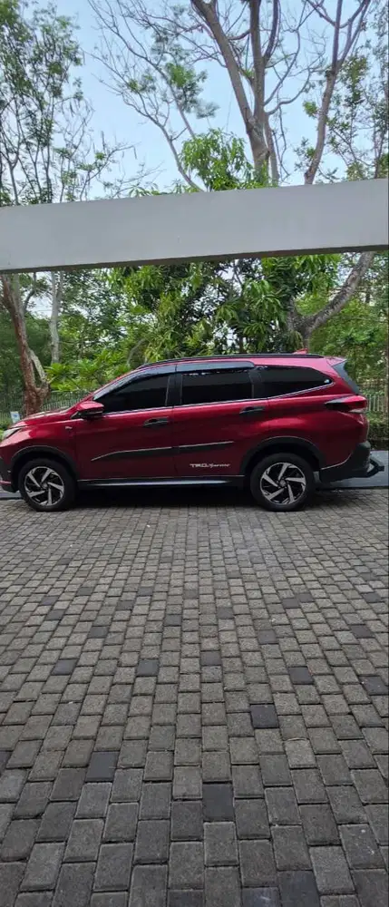 All New Rush TRD Sportivo 2018, merah, kondisi sangat sehat