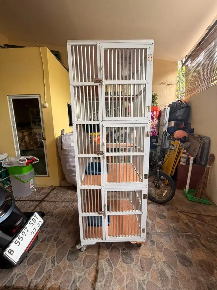 Kandang kucing 3 tingkat like new