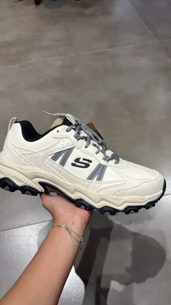 Sepatu Skechers Size 40 men