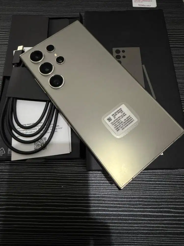 Samsung S24 Ultra ex sein 256gb Titanium like new