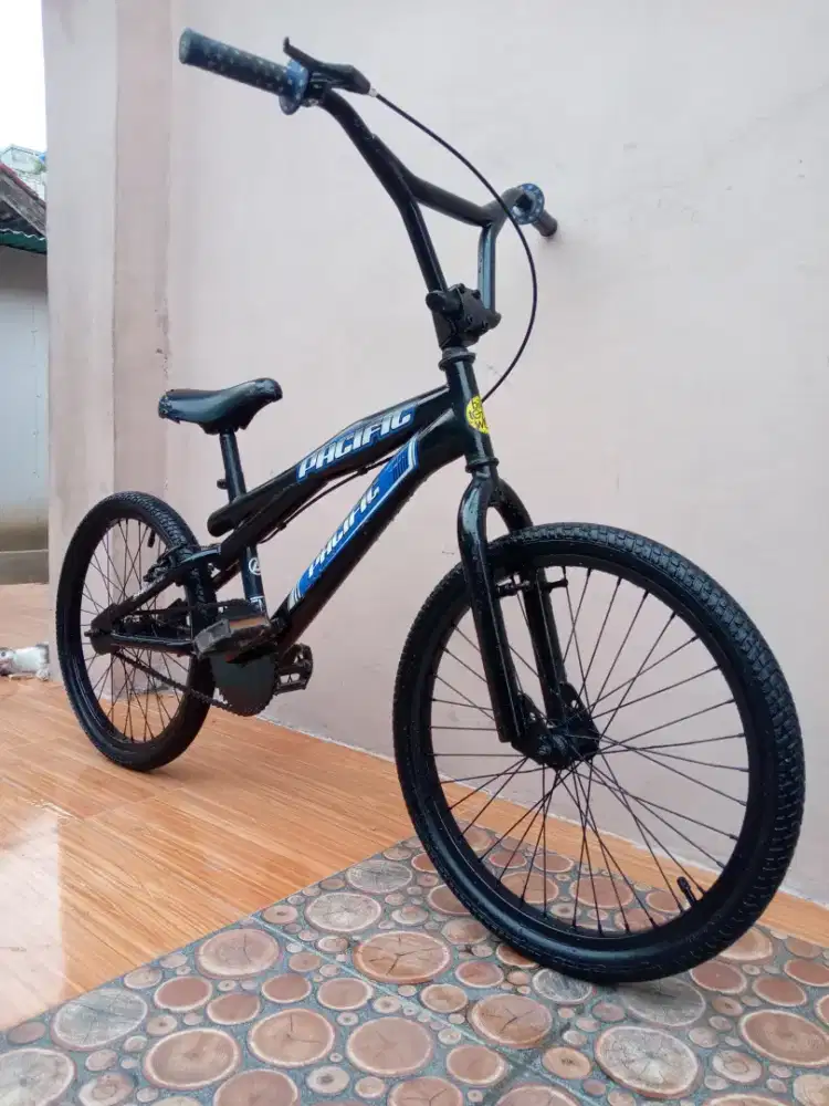 Sepeda BMX Ukuran 20.