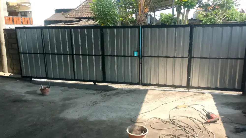 Jasa atau bahan