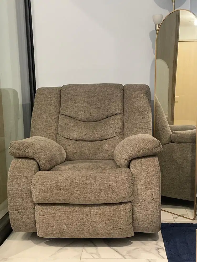 Jual sofa recliner merek Tulen Bekas