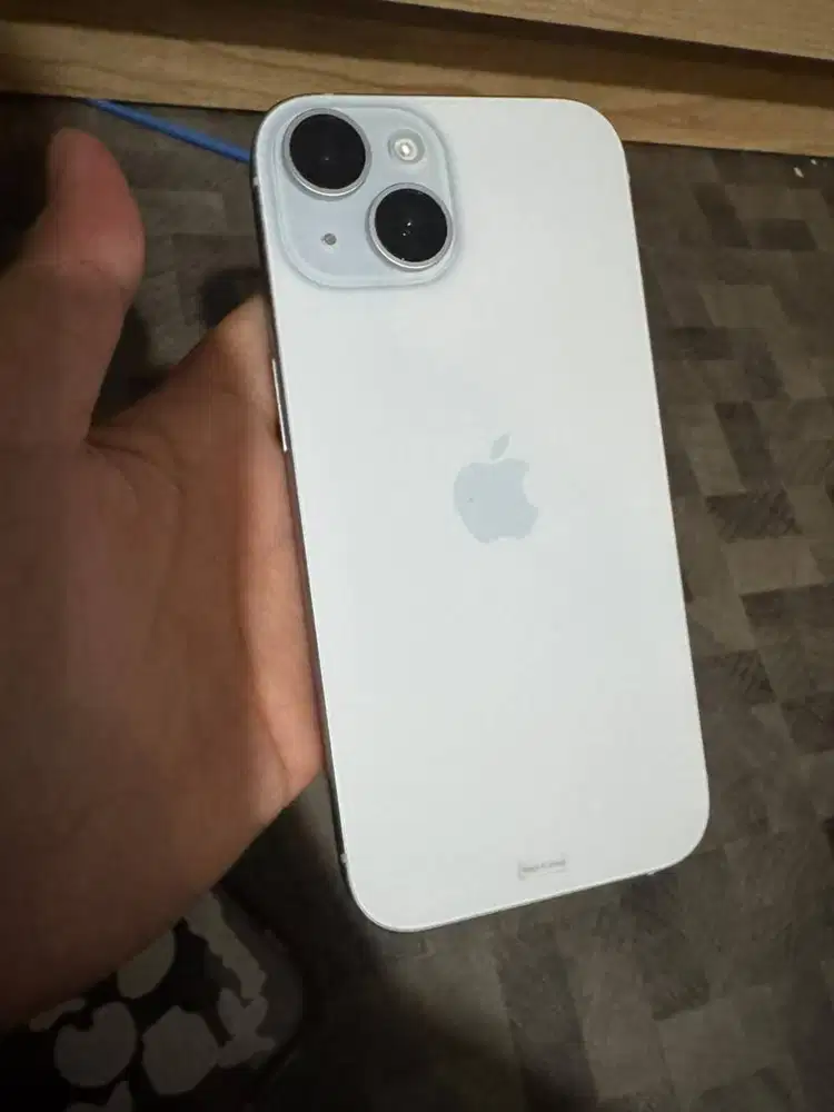 JUAL IPHONE 15 256 warna biru pemakaian januari 2025 nego tipis