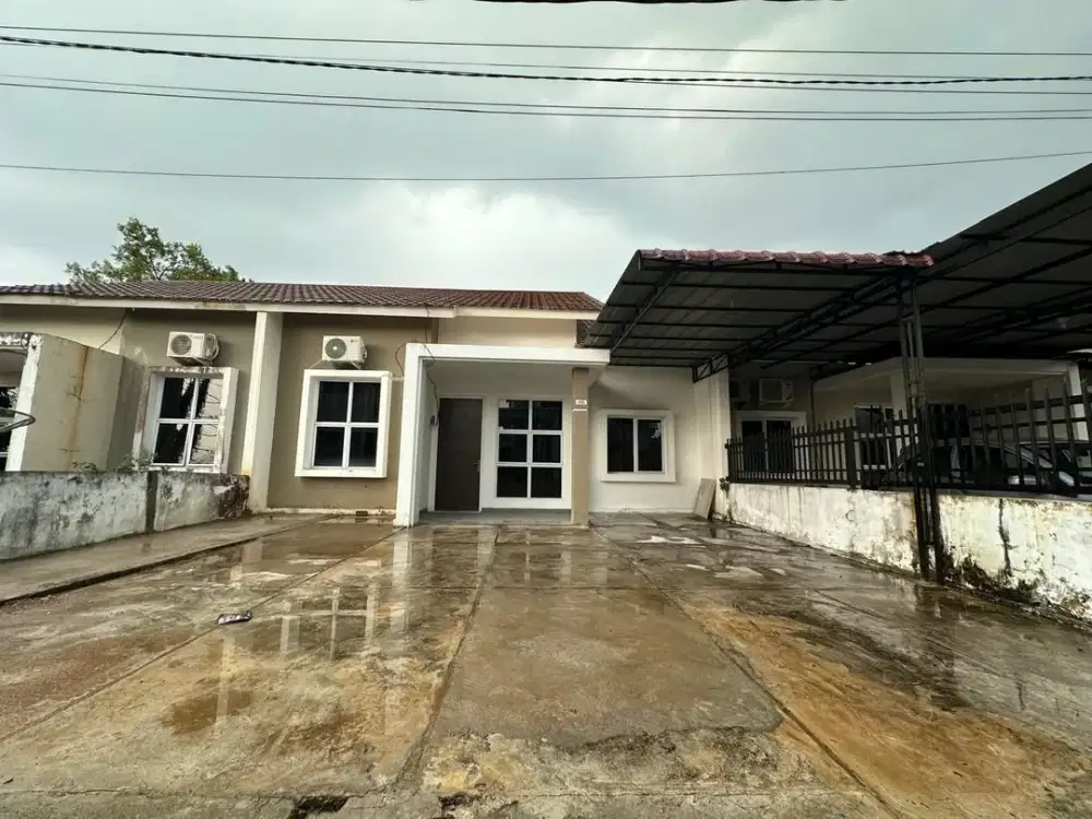 Rumah Pontianak Jl. Paris 2 Komp. Greenhill F-3