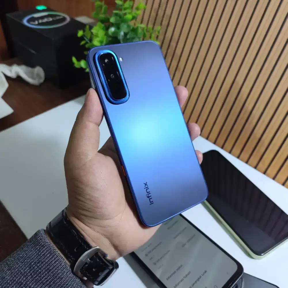 Infinix Hot 70 6/256 mulus,hp+cas