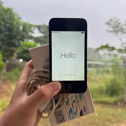 Apple Iphone 4S 64GB Fullset Segel Mulus