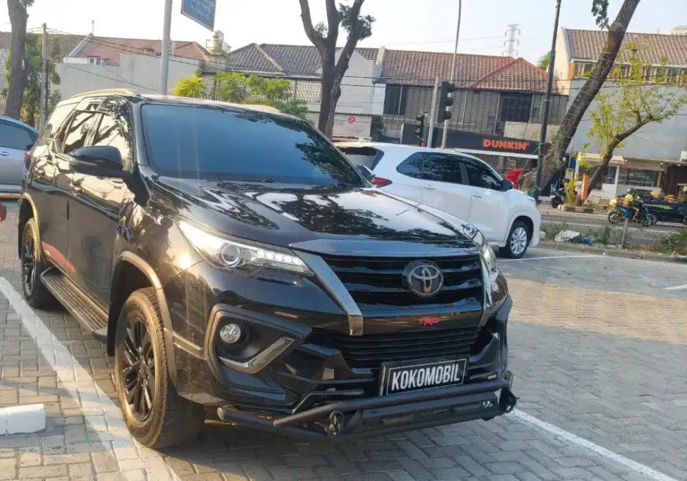 Low km!! Like New Fortuner vrz trd
