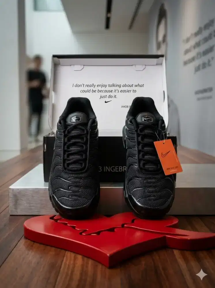 SEPATU NIKE TN WARNA HITAM ALL SPORTY DAN TAHAN SEGALA. MEDAN