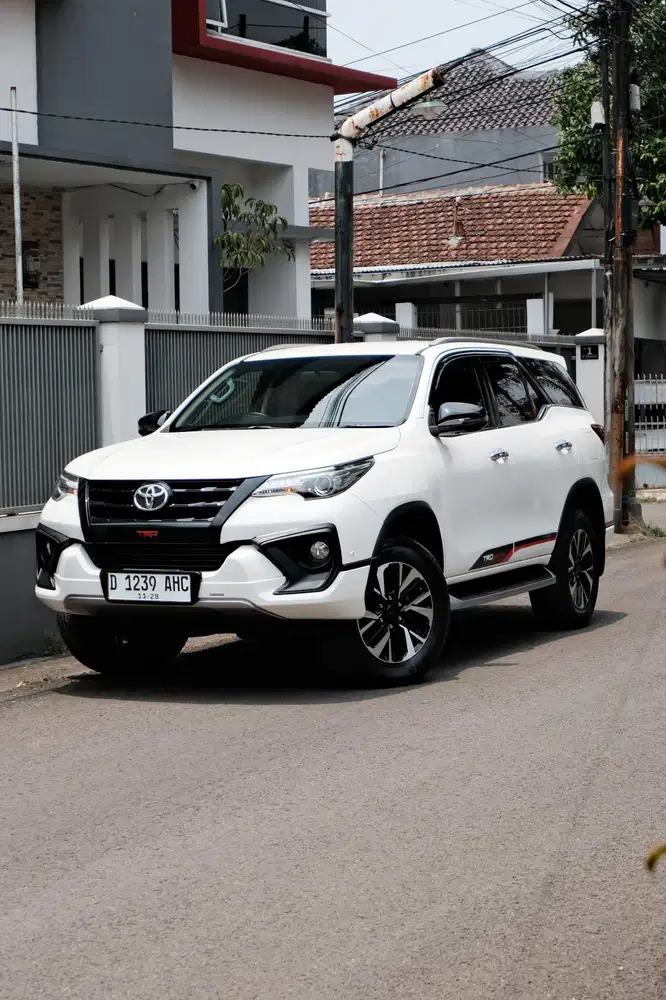 Toyota Fortuner VRZ TRD 2018 putih diesel at solar bandung 2019