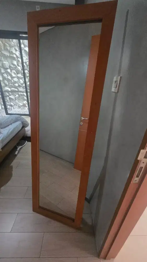 Standing mirror kaca cermin