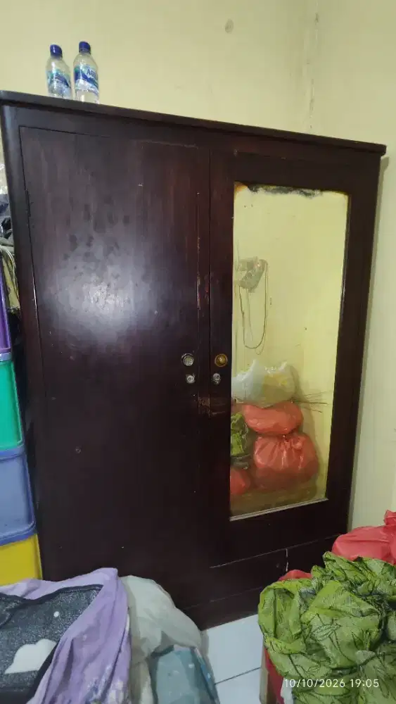 Lemari Baju Jati