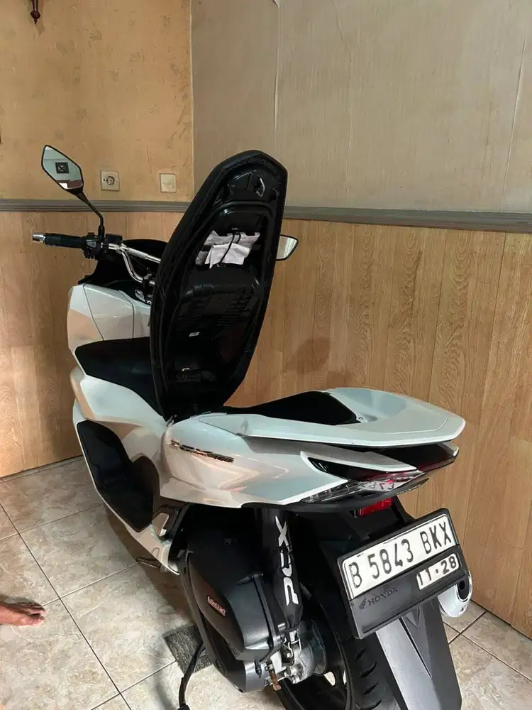 Di Jual PCX CBS 2023 15Rb Km
