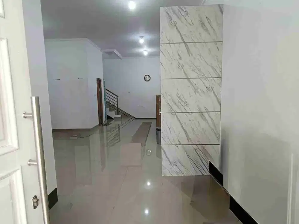 Di Jual Rumah Sektor 8B