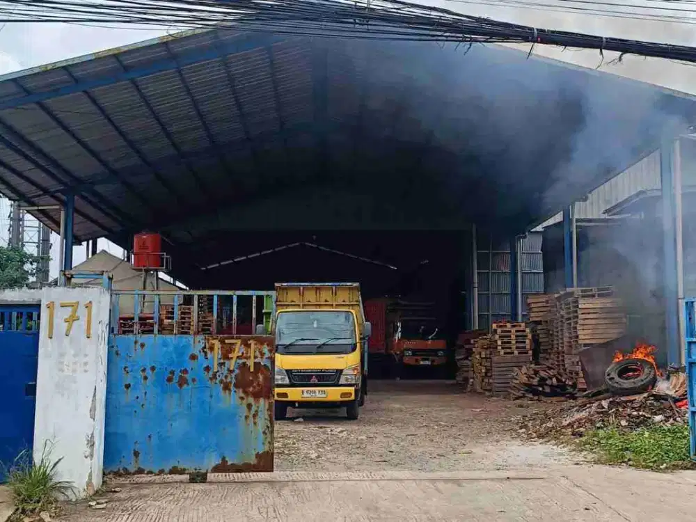 Gudang di jalan raya mustika jaya Bekasi 1 KM ke pintu tol tambun grand wisata