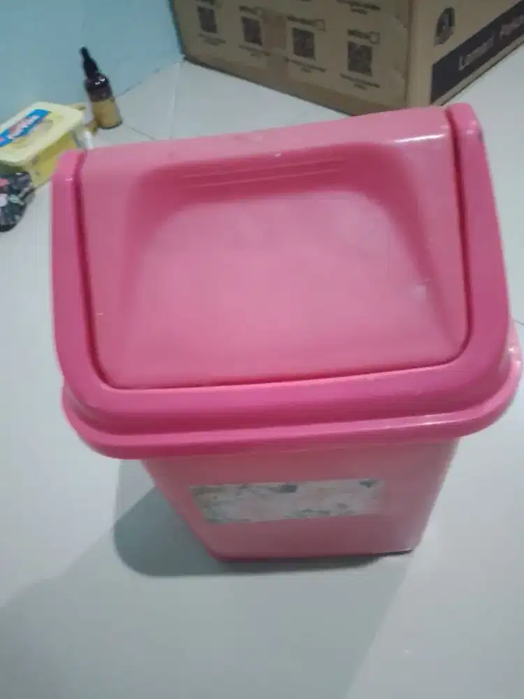 Tong sampah mini