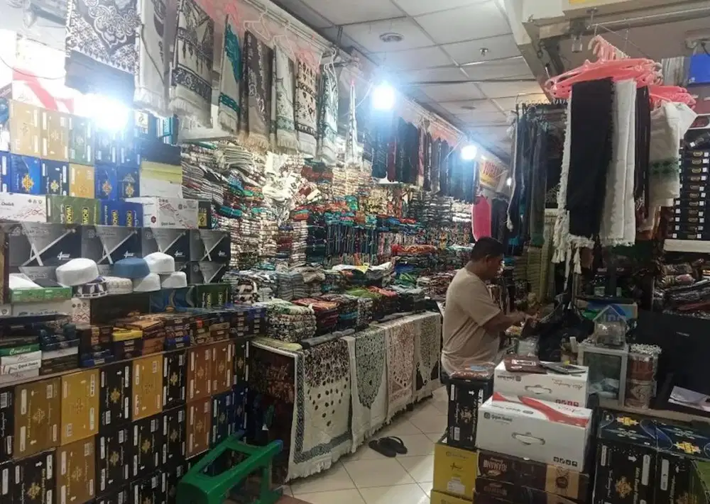Pegawai Toko Di Tanah Abang