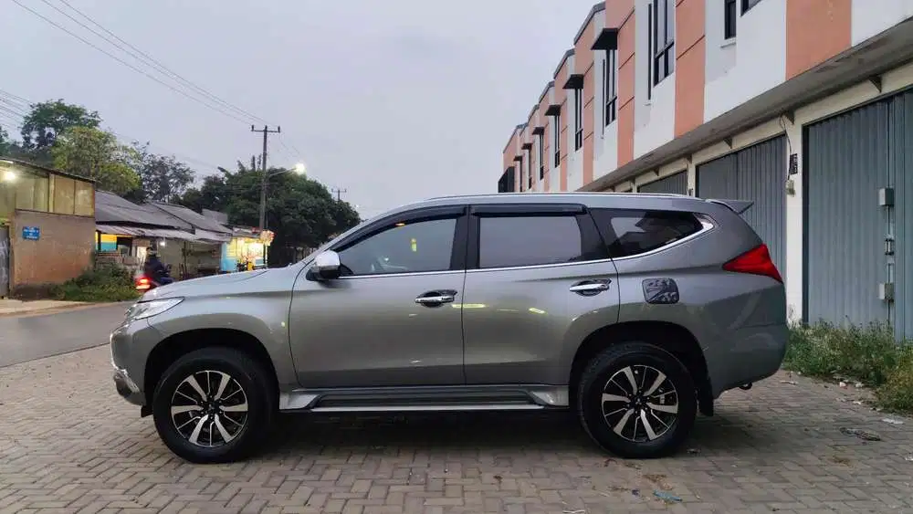 Mitsubishi Pajero Sport 2016 Dakar sunroof
