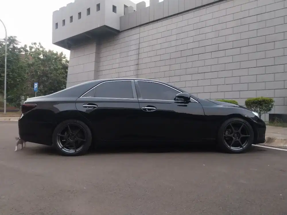 Toyota Mark x 2012