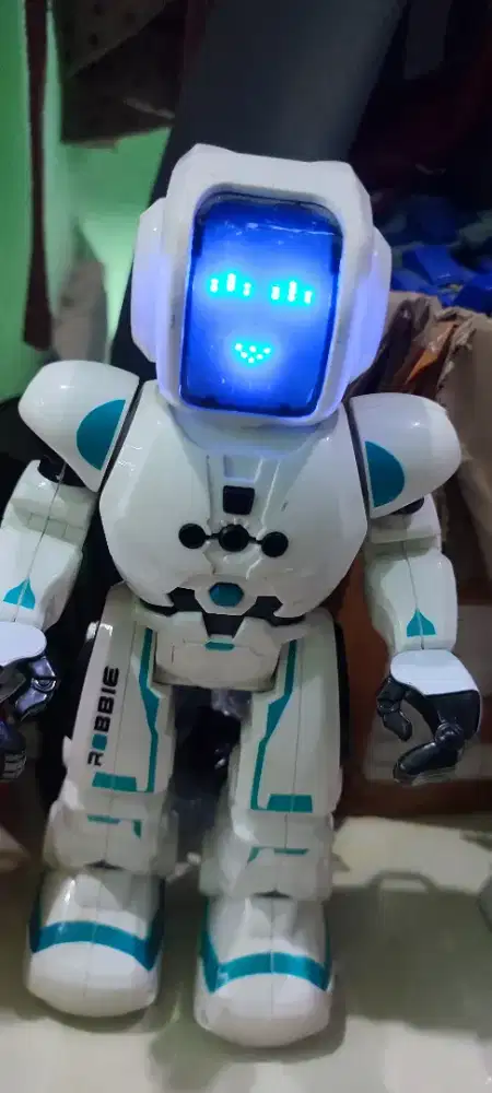 Robot nya gaes  yg minat cet aja