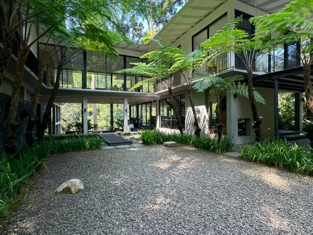 For Sale private villa Puncak riverview Dalam komplek Akses jalan bagus dan lebar