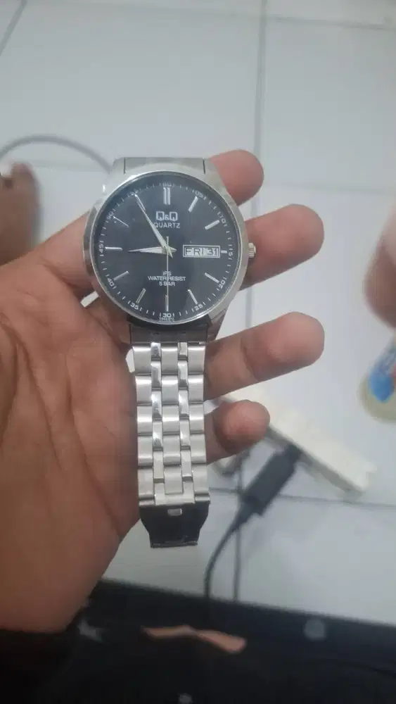 *Q&Q ORIGINAL JAPAN QZ48J DAY DATE 5 BAR LIKE NEW 99% MATARAM*