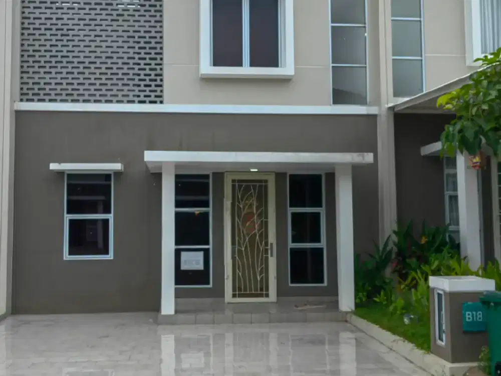 Disewakan Rumah Cluster di Tengah Kota Full Furnished Fasilitas Kolam Renang dan Club House (RHS-4)